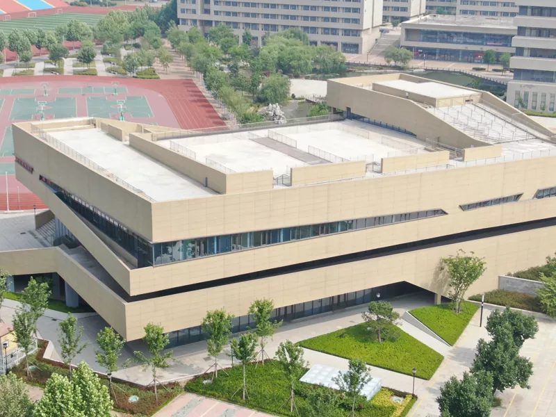 သင်၏နောက်ထပ်ကျောင်းဝင်းပရောဂျက်အတွက် ကျောင်းစတီးလ်အဆောက်အဦကို ဘာကြောင့်ရွေးချယ်တာလဲ။